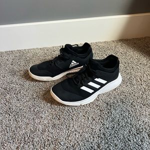 Adidas women’s tennis shoes, bounce, black with white. Good condition